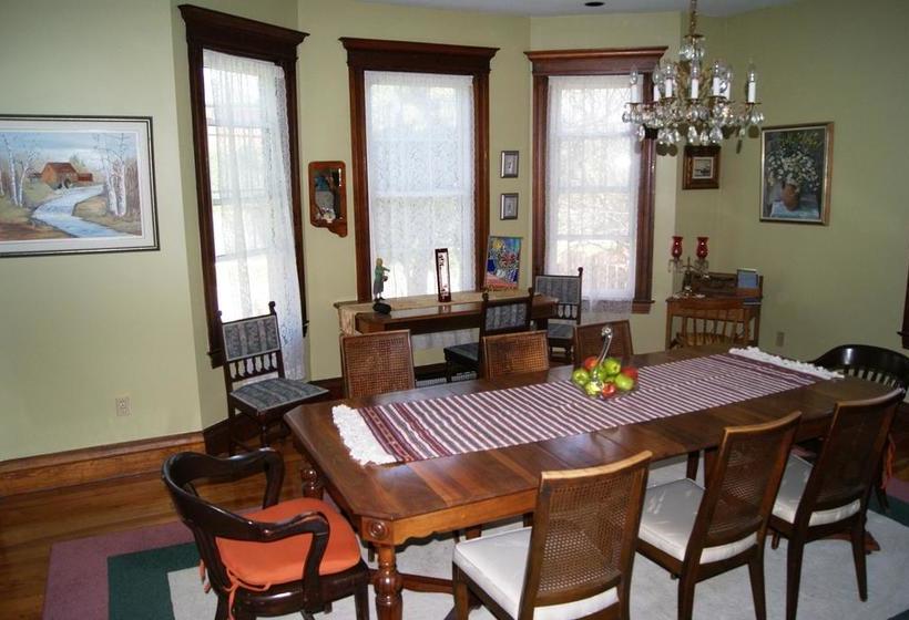 Ye Olde Walkerville Bed & Breakfast | Windsor | Ontario | Canada 16