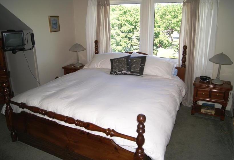 Ye Olde Walkerville Bed & Breakfast | Windsor | Ontario | Canada 4