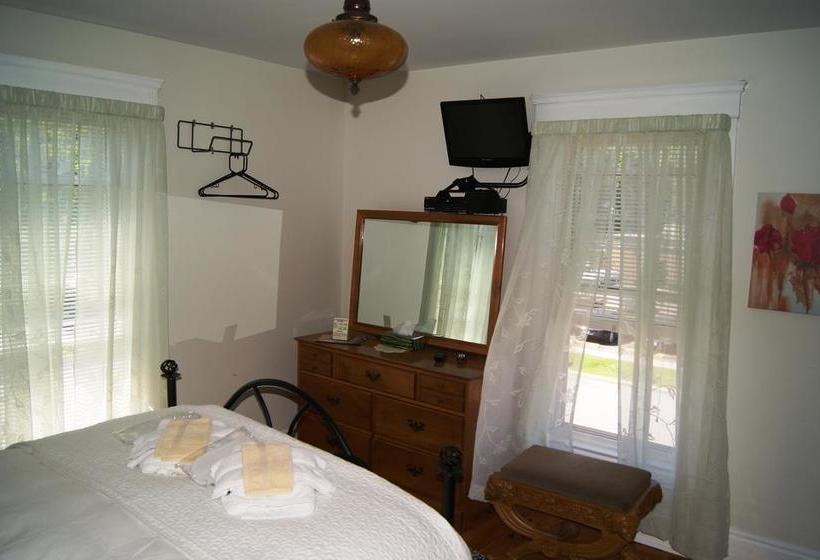 Ye Olde Walkerville Bed & Breakfast | Windsor | Ontario | Canada 8