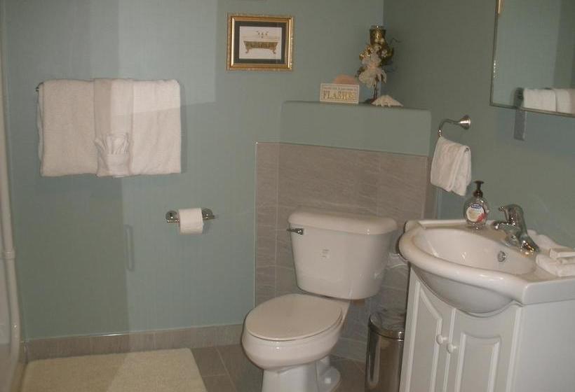 Bed and Breakfast Guesthouse Getaway! | Windsor | Ontario | Canada 12