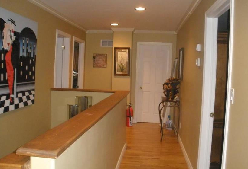 Bed and Breakfast Guesthouse Getaway! | Windsor | Ontario | Canada 17