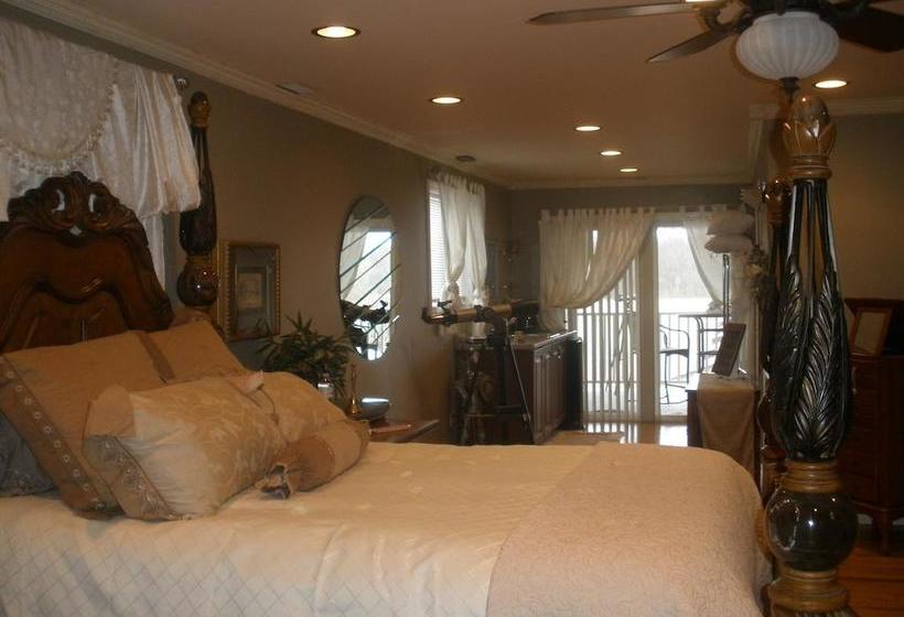 Bed and Breakfast Guesthouse Getaway! | Windsor | Ontario | Canada 19