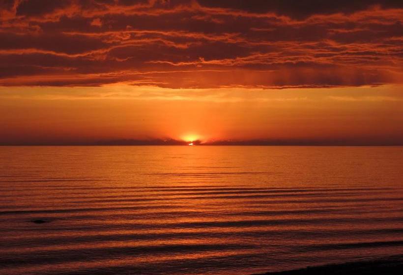 Woodland Cedars Family Cottage Resort