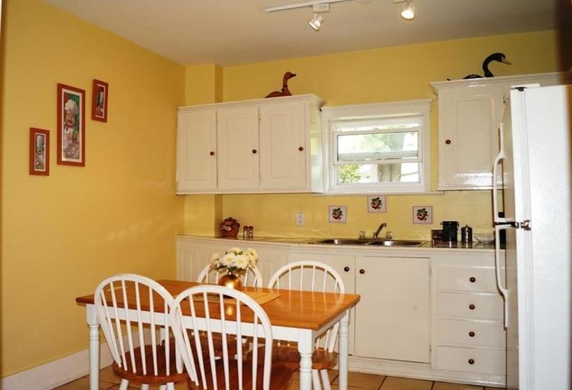 Bed and Breakfast Bed&Breakfast La Maison Drew | Magog | Quebec | Canada 11