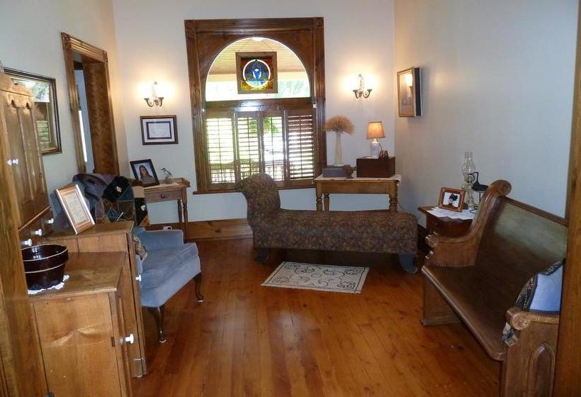 Bed and Breakfast Hathaways Cottage | Stratford | Ontario | Canada 5