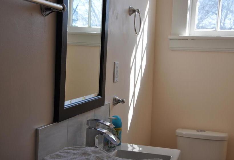 Ambassador B&b Guest Home | Stratford | Ontario | Canada 8