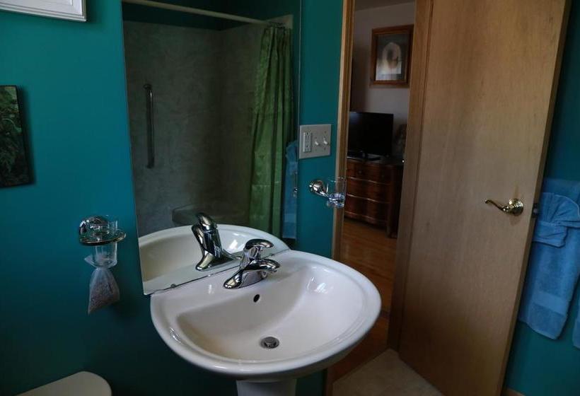 A Garden Stroll Bed & Breakfast | Stratford | Ontario | Canada 16