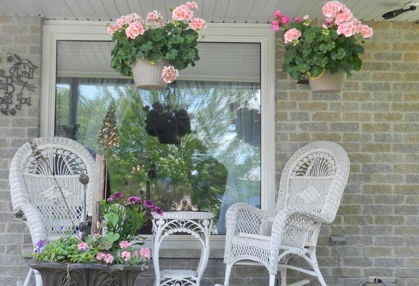 A Garden Stroll Bed & Breakfast | Stratford | Ontario | Canada 8