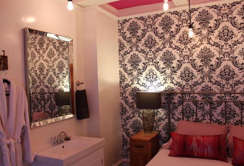 Bed and Breakfast Auberge La Belle Victorienne Et Spa | Magog | Quebec | Canada 13