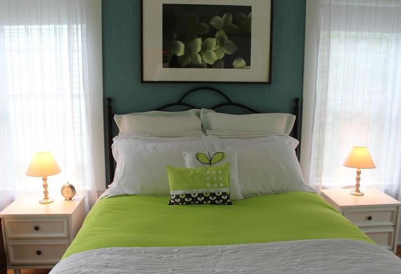 Bed and Breakfast Auberge La Belle Victorienne Et Spa | Magog | Quebec | Canada 16