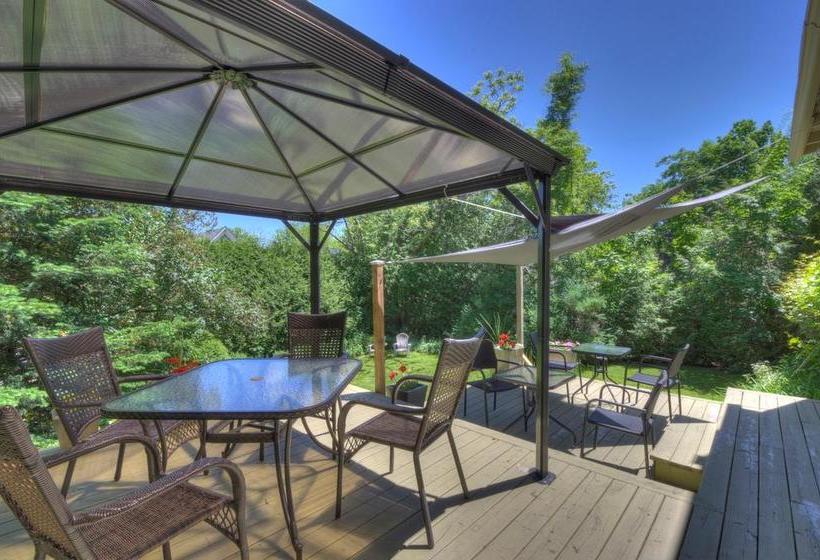 Bed and Breakfast Auberge La Belle Victorienne Et Spa | Magog | Quebec | Canada 2