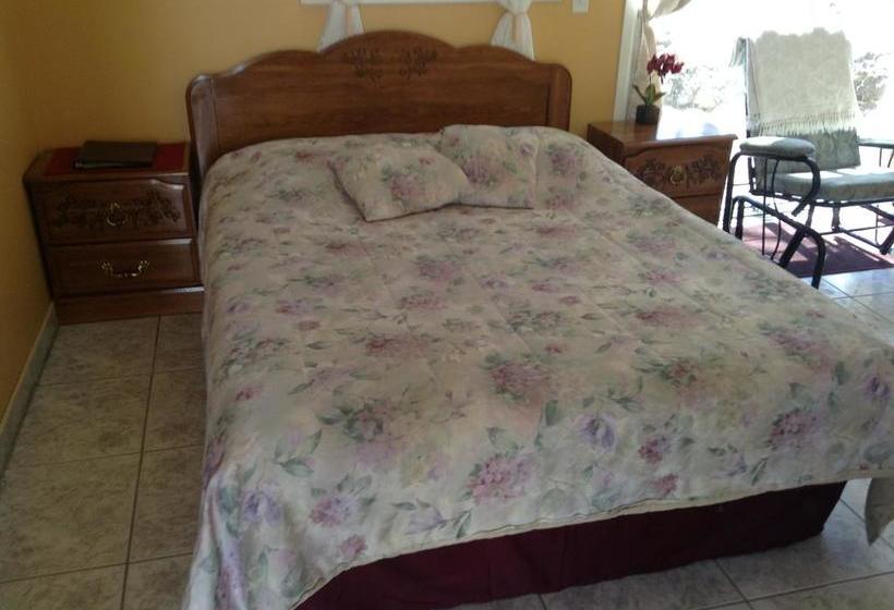 Motel De La Montagne | Magog | Quebec | Canada 14