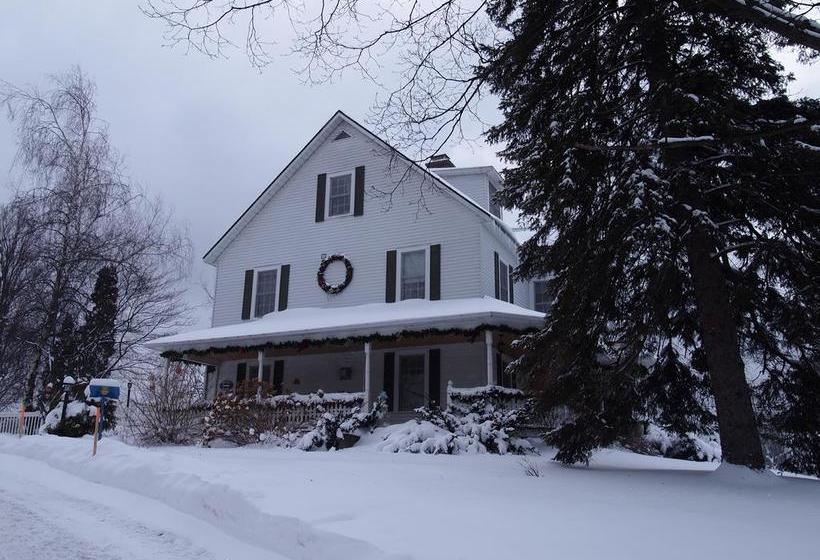 Bed and Breakfast Au Manoir De La Rue Merry | Magog | Quebec | Canada 1