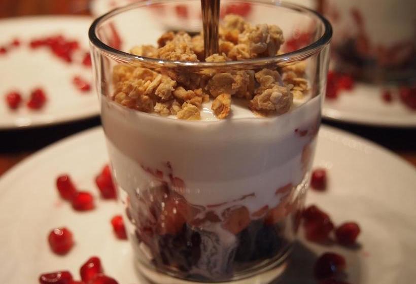 Bed and Breakfast Au Manoir De La Rue Merry | Magog | Quebec | Canada 10