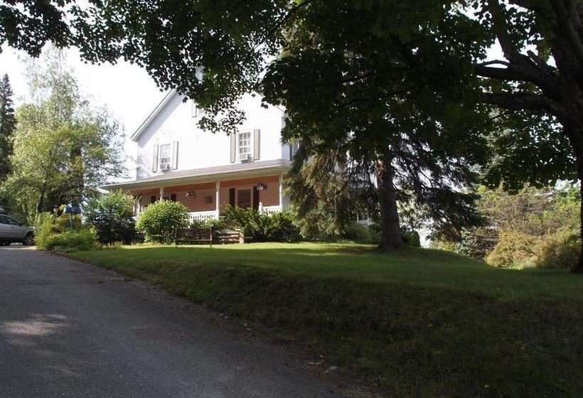 Bed and Breakfast Au Manoir De La Rue Merry | Magog | Quebec | Canada 19