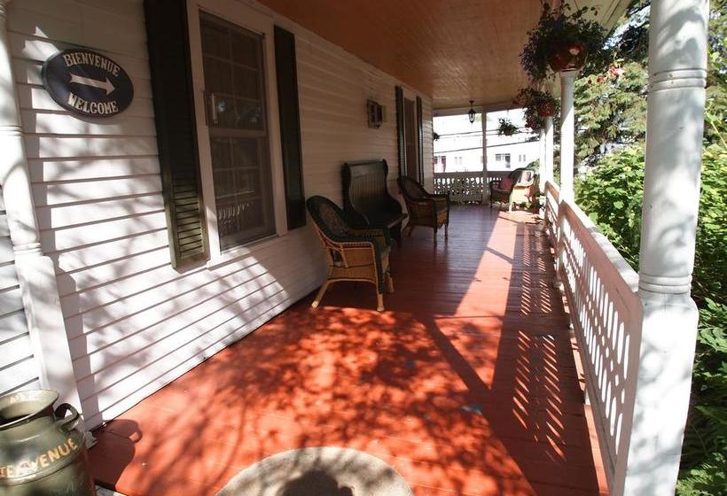 Bed and Breakfast Au Manoir De La Rue Merry | Magog | Quebec | Canada 5