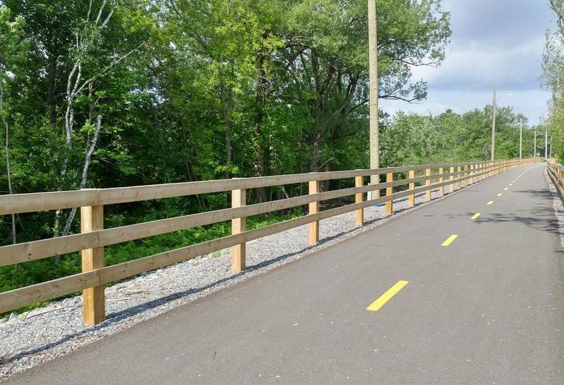 Motel De L Outlet | Magog | Quebec | Canada 11