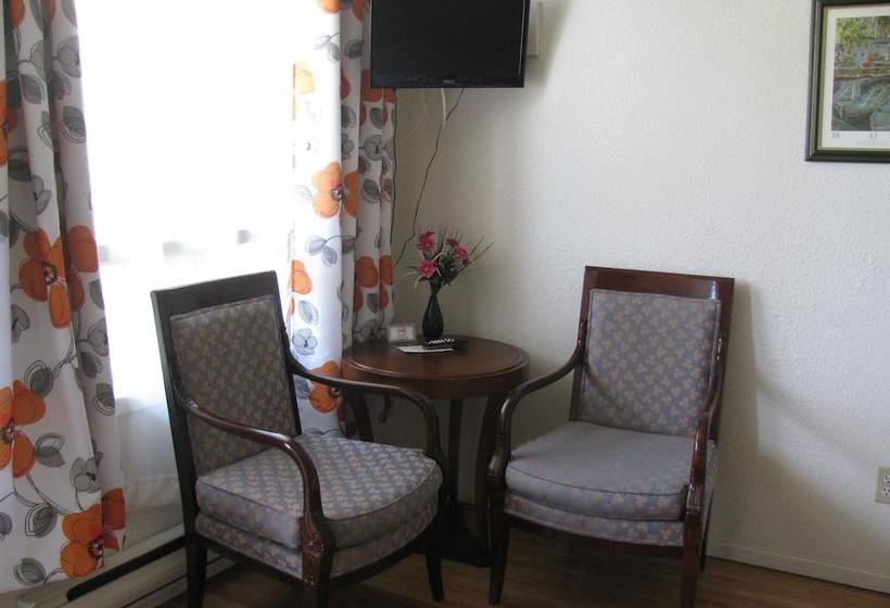 Motel De L Outlet | Magog | Quebec | Canada 14