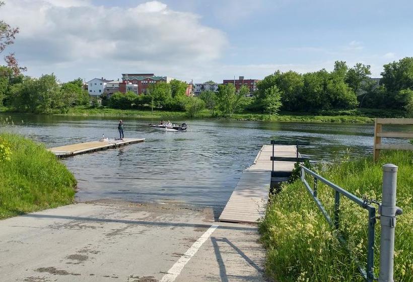 Motel De L Outlet | Magog | Quebec | Canada 9