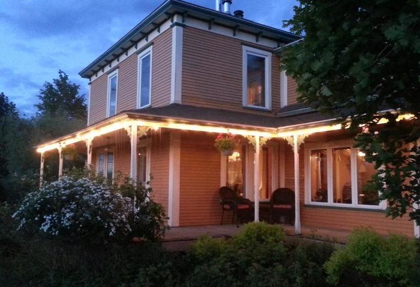 Au Gîte Du Cerf Argenté B&b | Magog | Quebec | Canada 1