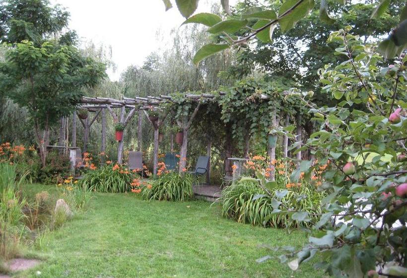 Au Gîte Du Cerf Argenté B&b | Magog | Quebec | Canada 3