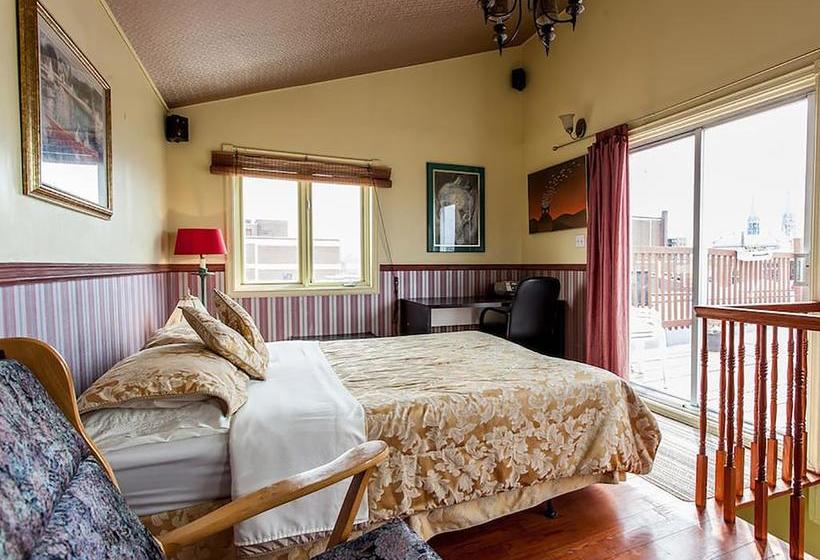 Bed and Breakfast Double Room With Terrace | Montreal | Quebec | Canada 12