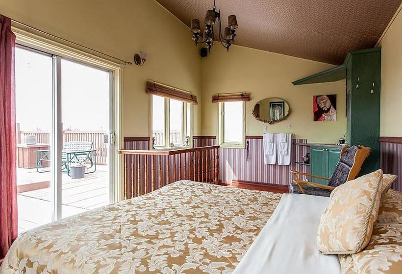 Bed and Breakfast Double Room With Terrace | Montreal | Quebec | Canada 13