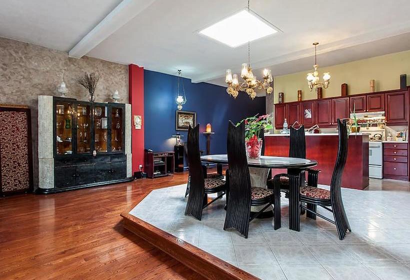 Bed and Breakfast Double Room With Terrace | Montreal | Quebec | Canada 4