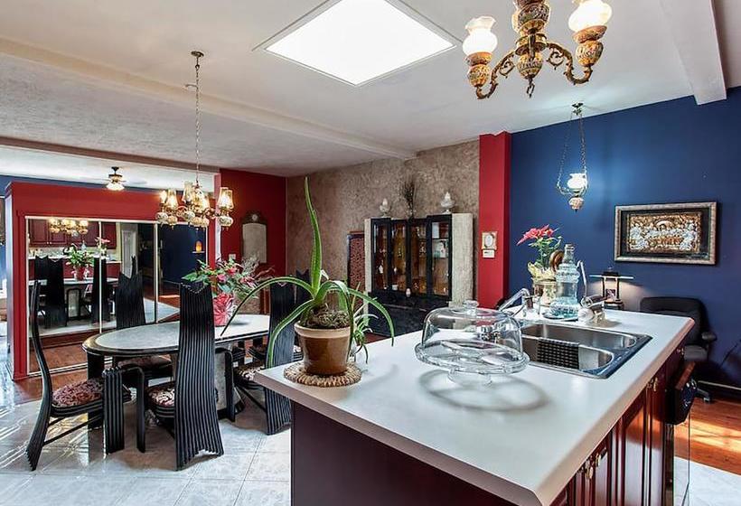 Bed and Breakfast Double Room With Terrace | Montreal | Quebec | Canada 6