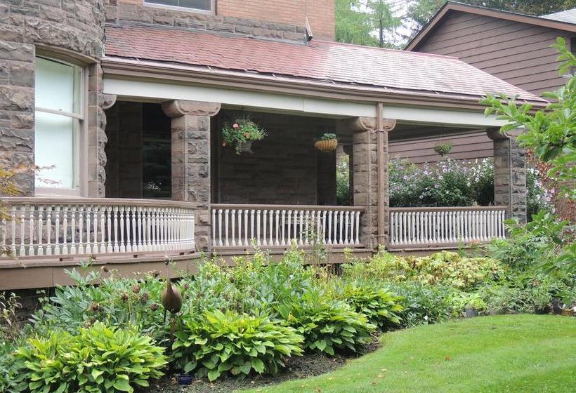 Bed and Breakfast Château La Motte | Woodstock | Ontario | Canada 8