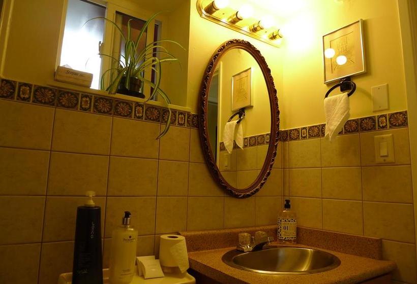 Bed and Breakfast Vancouver Garden Family Suite For Six | Vancouver | British Columbia | Canada 1