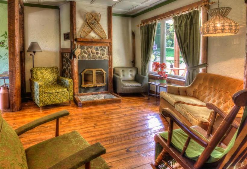 Hostel Auberge De Jeunesse  Les Mains Tissees | La Baie | Quebec | Canada 15