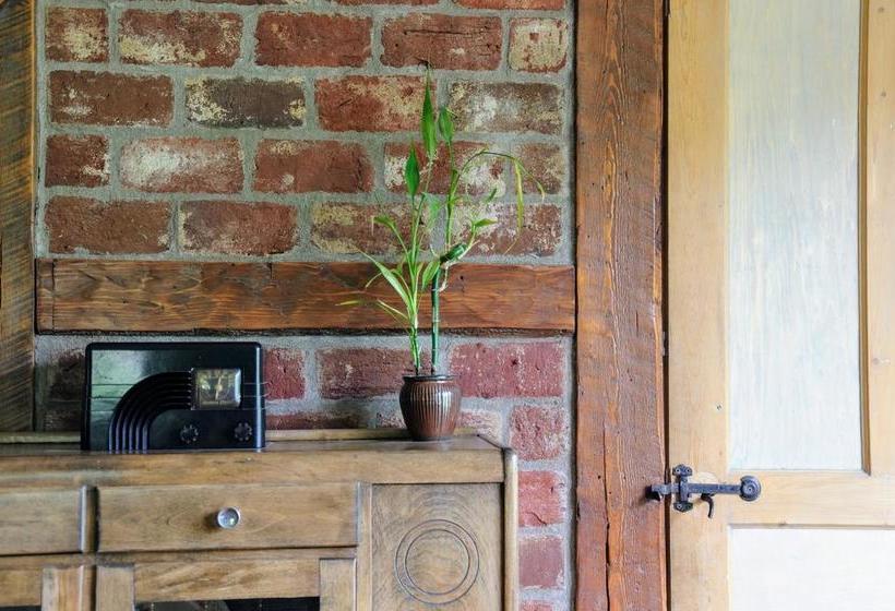 Hostel Auberge De Jeunesse  Les Mains Tissees | La Baie | Quebec | Canada 7