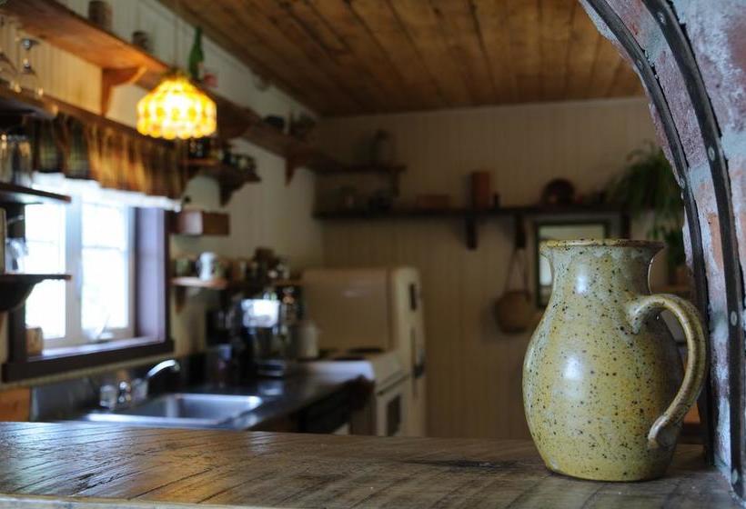 Hostel Auberge De Jeunesse  Les Mains Tissees | La Baie | Quebec | Canada 8