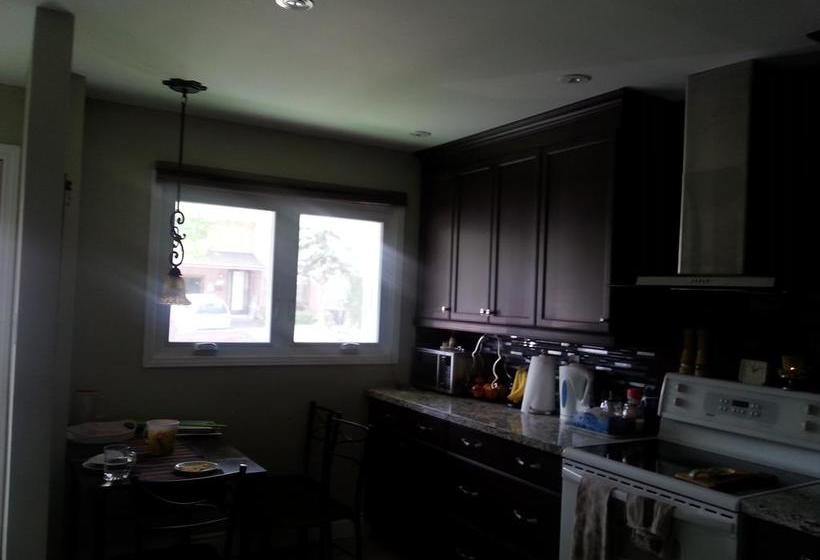 Bed and Breakfast Moments... | Toronto | Ontario | Canada 3