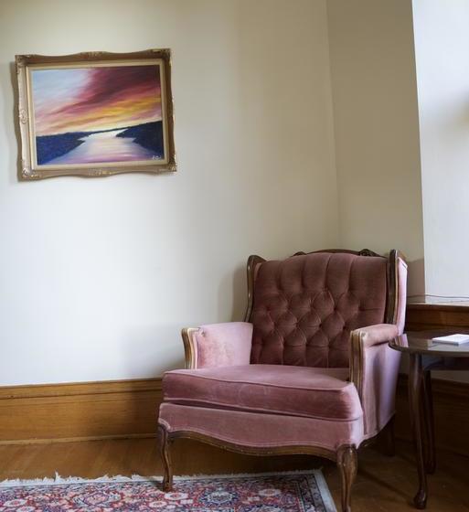 Bellas Castle Bed And Breakfast | Morden | Manitoba | Canada 8