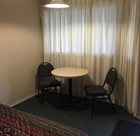 Motel Leroys Motor Inn | Strathmore | Alberta | Canada 8