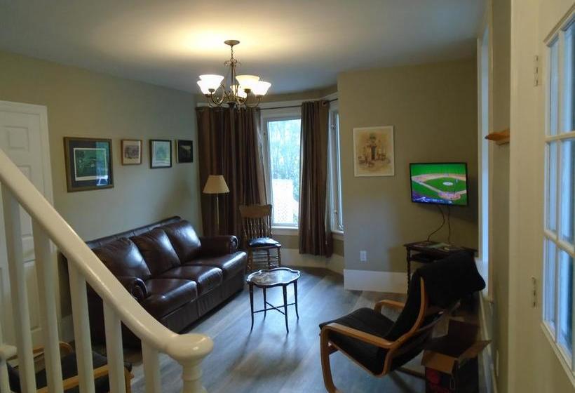 Courthouse B&b | Picton | Ontario | Canada 16