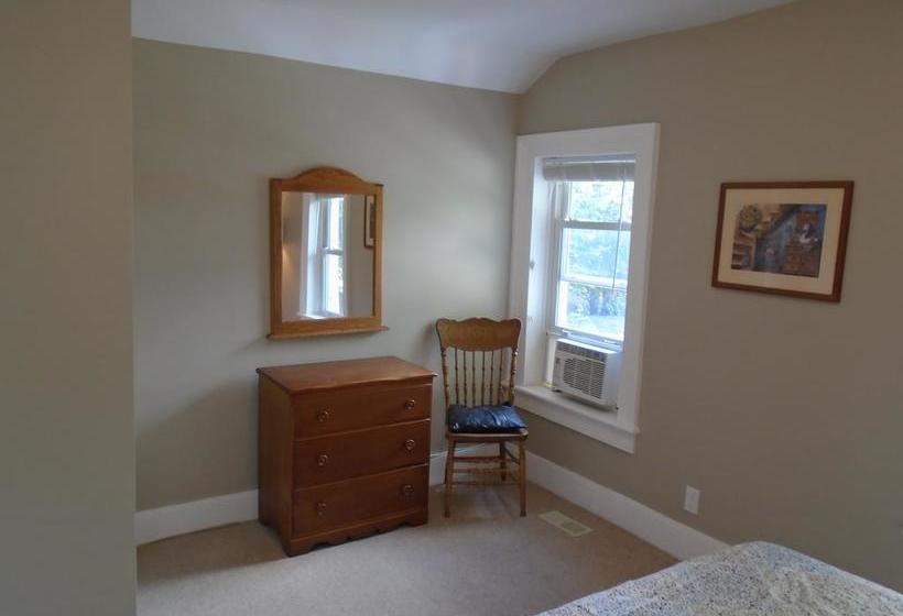 Courthouse B&b | Picton | Ontario | Canada 5