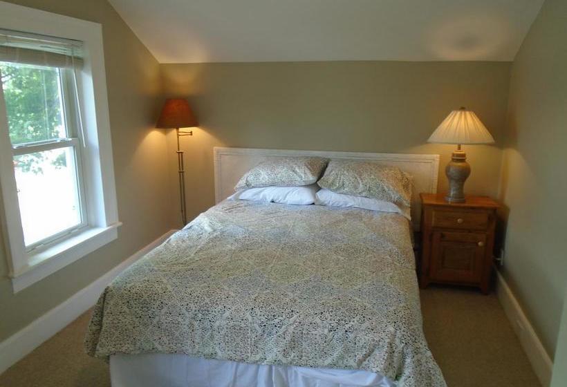 Courthouse B&b | Picton | Ontario | Canada 6