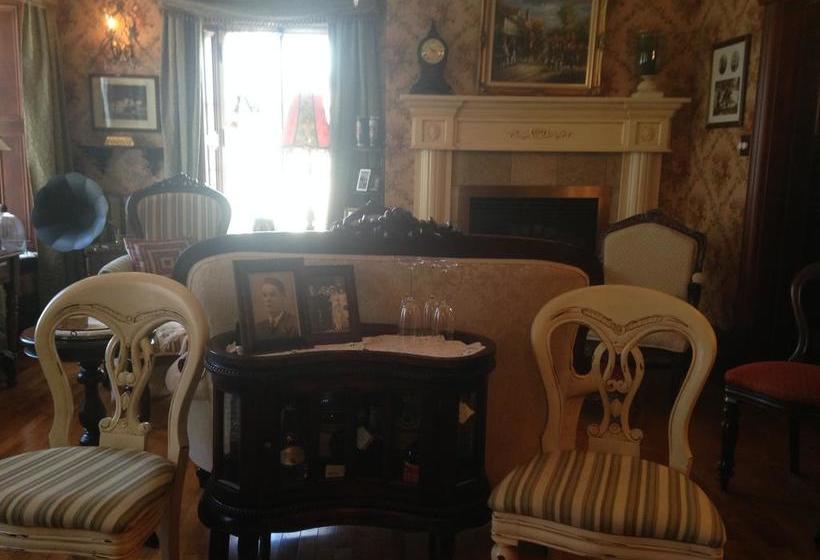 Bed and Breakfast Auberge J.a Moisan | Quebec | Quebec | Canada 2