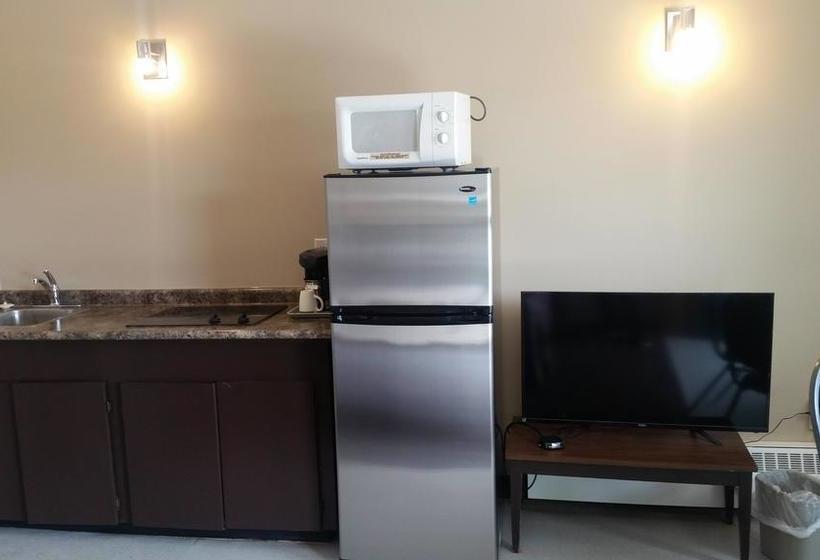 Alaskan Motel | Fox Creek | Alberta | Canada 10