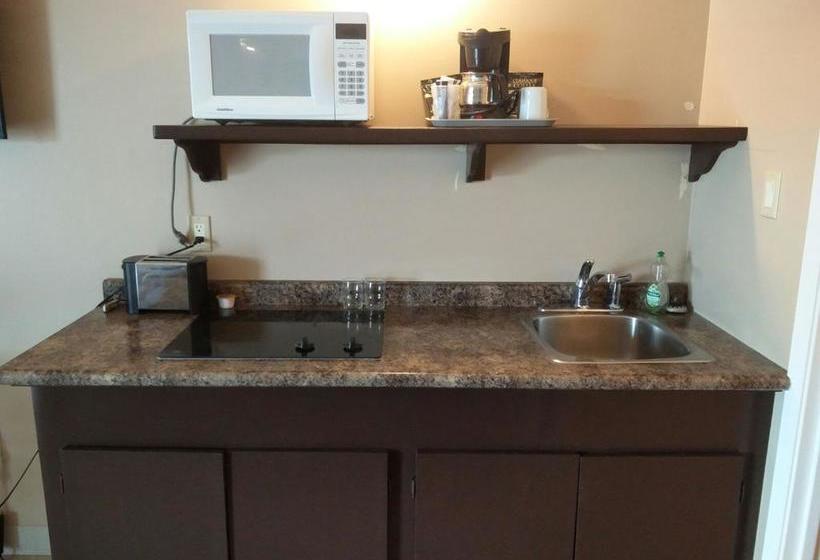 Alaskan Motel | Fox Creek | Alberta | Canada 12