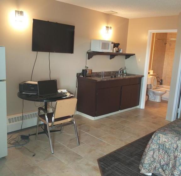 Alaskan Motel | Fox Creek | Alberta | Canada 17