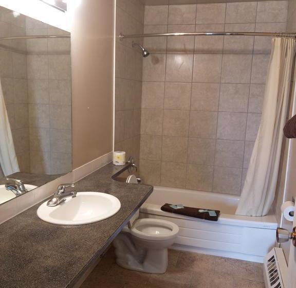 Alaskan Motel | Fox Creek | Alberta | Canada 20