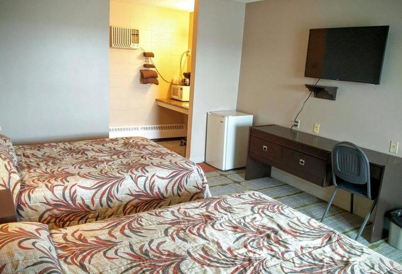 Alaskan Motel | Fox Creek | Alberta | Canada 3