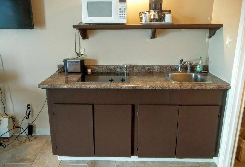 Alaskan Motel | Fox Creek | Alberta | Canada 5