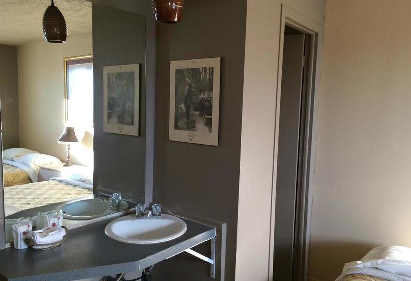 Motel Lustre D Or | Quebec | Quebec | Canada 13