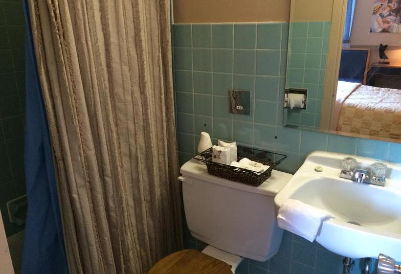 Motel Lustre D Or | Quebec | Quebec | Canada 16