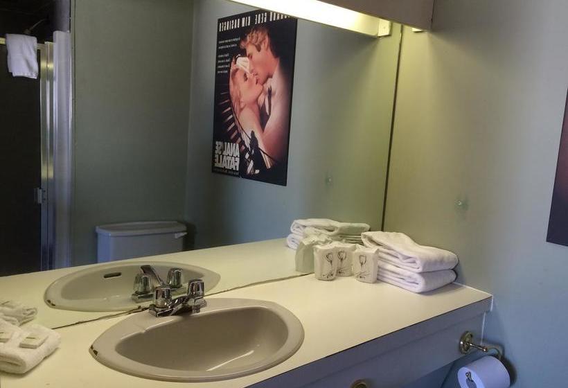 Motel Lustre D Or | Quebec | Quebec | Canada 18